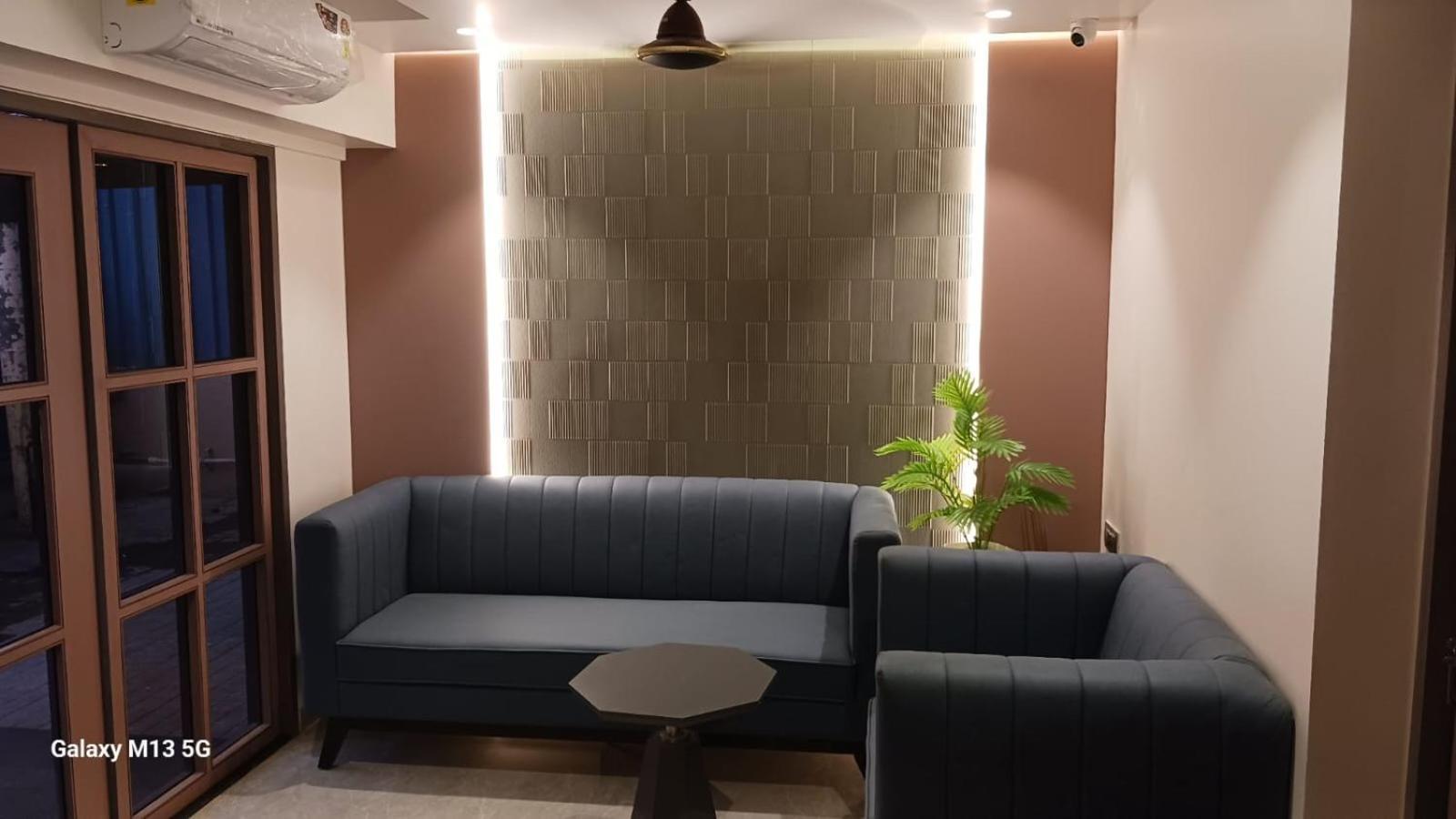 Hotel Aura Inn Airoli ,Digha Наві-Мумбаї Екстер'єр фото