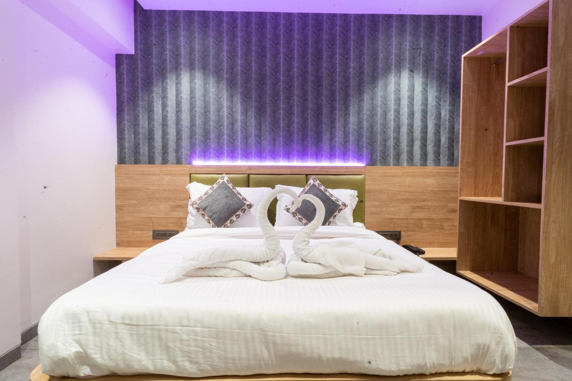 Hotel Aura Inn Airoli ,Digha Наві-Мумбаї Екстер'єр фото