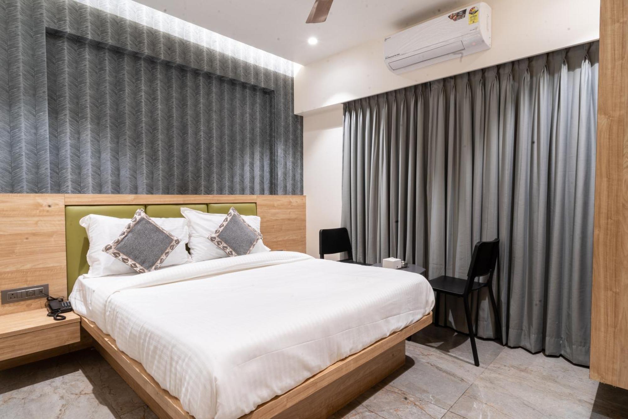 Hotel Aura Inn Airoli ,Digha Наві-Мумбаї Екстер'єр фото