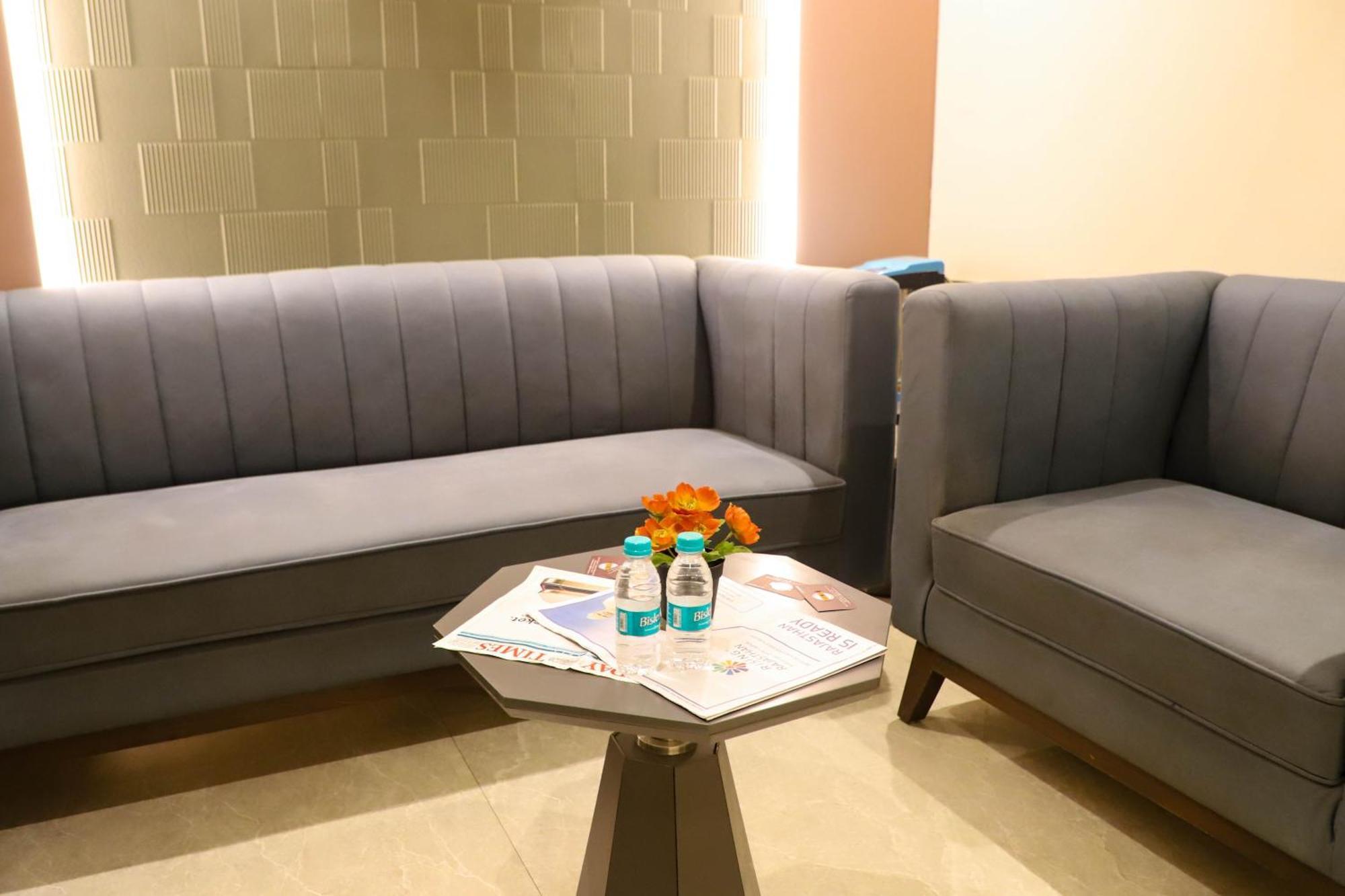 Hotel Aura Inn Airoli ,Digha Наві-Мумбаї Екстер'єр фото