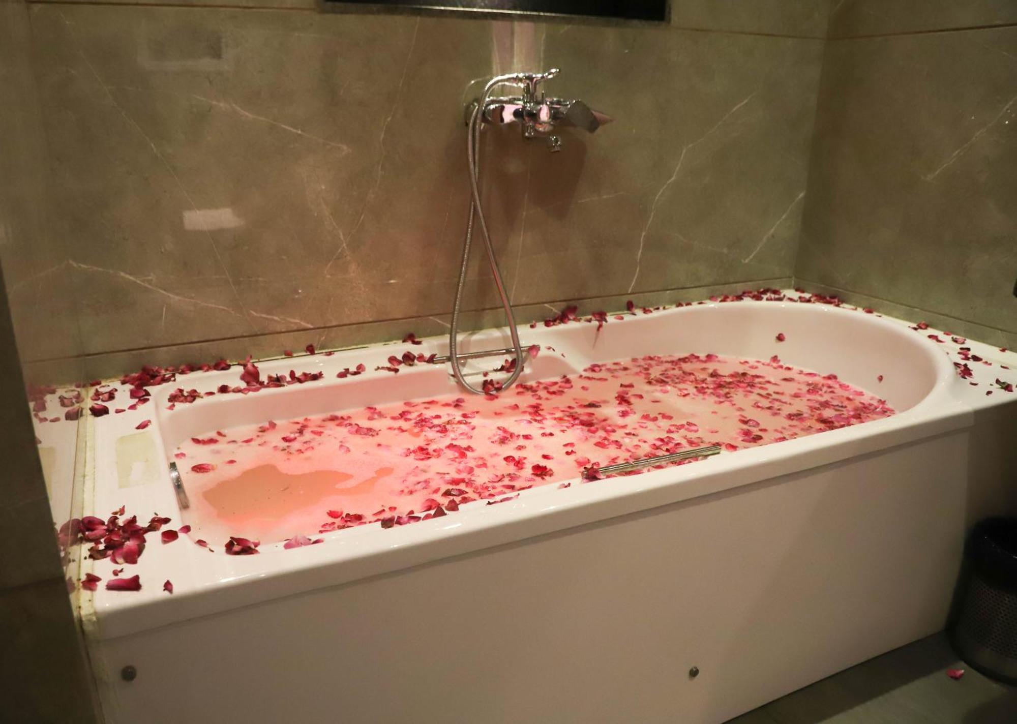 Hotel Aura Inn Airoli ,Digha Наві-Мумбаї Екстер'єр фото