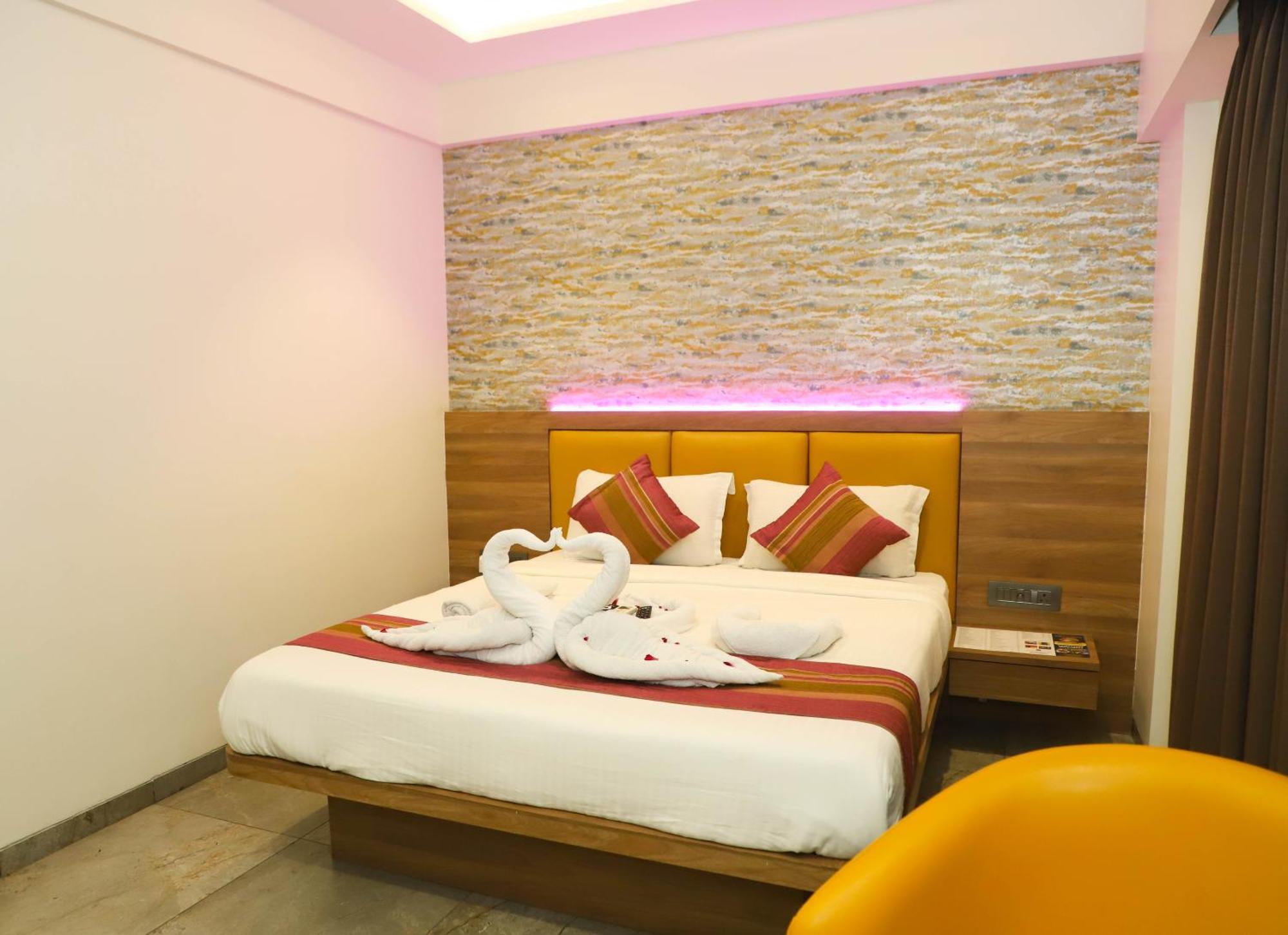 Hotel Aura Inn Airoli ,Digha Наві-Мумбаї Екстер'єр фото