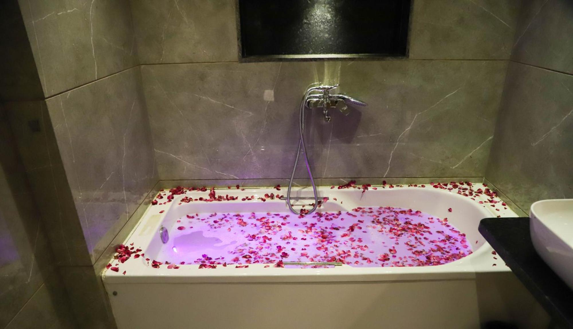 Hotel Aura Inn Airoli ,Digha Наві-Мумбаї Екстер'єр фото